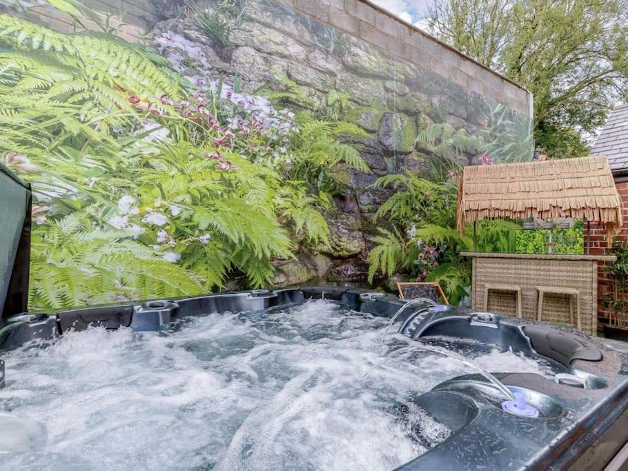 Dawns House Cromford, Peak District, Hot Tub, For 6 - Stunning Views Lejlighed Eksteriør billede